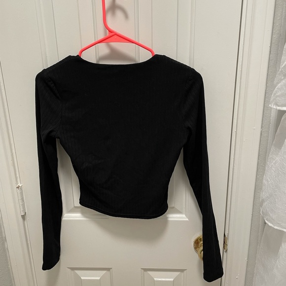Black long sleeved crop top - Picture 4 of 4
